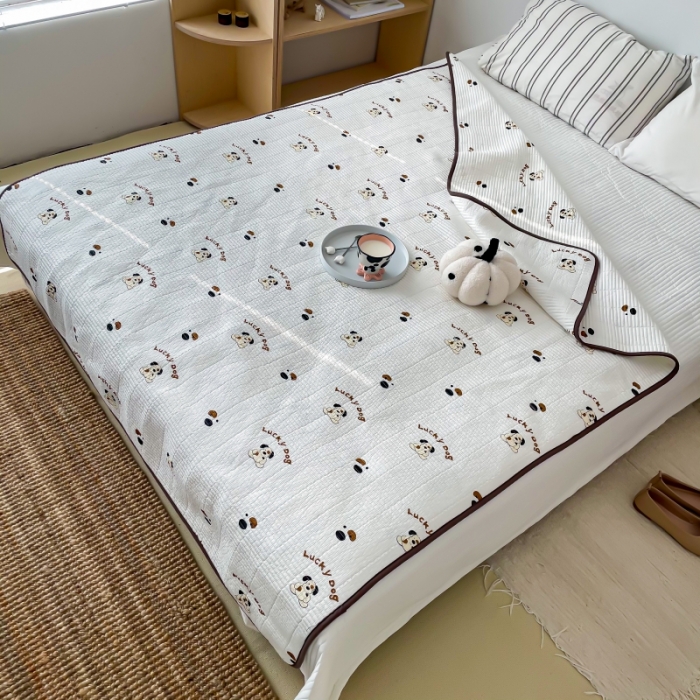 91家纺网 家纺一手货源 找家纺 汇庭 2023新款卡通印花单品床盖系列 米拉狗