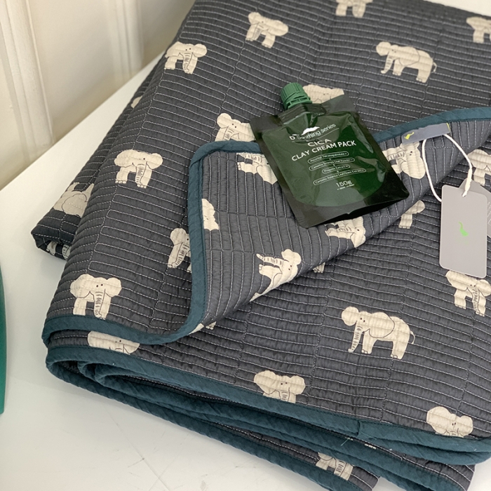 91家纺网 家纺一手货源 找家纺 汇庭 2023新款卡通印花单品床盖系列-实拍 象多多