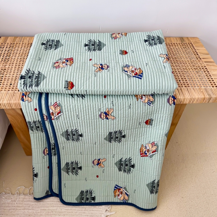 91家纺网 家纺一手货源 找家纺 汇庭 2023新款卡通印花单品床盖系列 沙滩熊