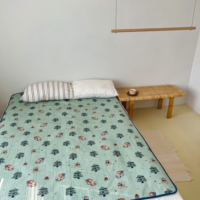 91家纺网 家纺一手货源 找家纺 汇庭 2023新款卡通印花单品床盖系列 沙滩熊