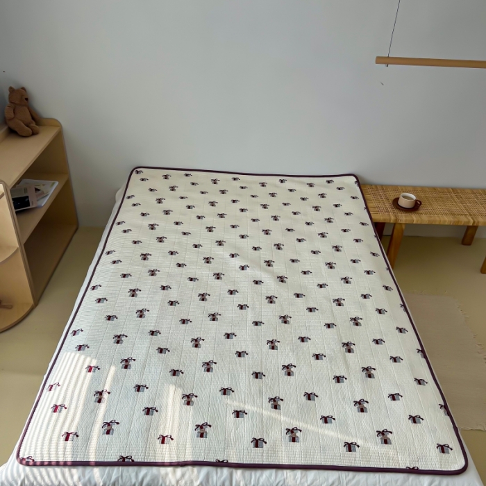 91家纺网 家纺一手货源 找家纺 汇庭 2023新款卡通印花单品床盖系列 掌门狗