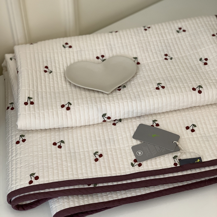 91家纺网 家纺一手货源 找家纺 汇庭 2023新款卡通印花单品床盖系列-实拍 小樱桃