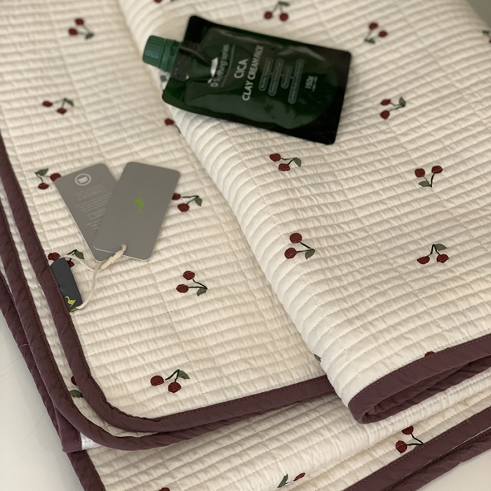 91家纺网 家纺一手货源 找家纺 汇庭 2023新款卡通印花单品床盖系列-实拍 小樱桃