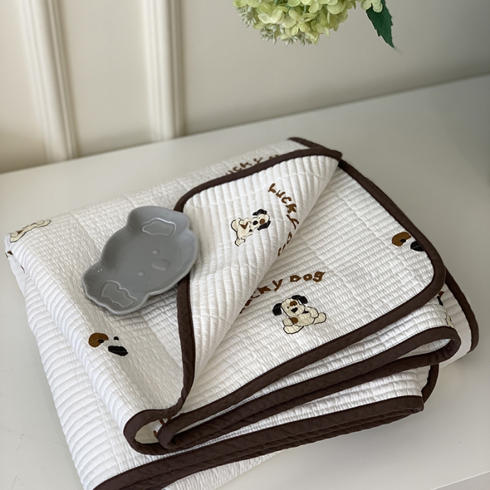 91家纺网 家纺一手货源 找家纺 汇庭 2023新款卡通印花单品床盖系列-实拍 掌门狗