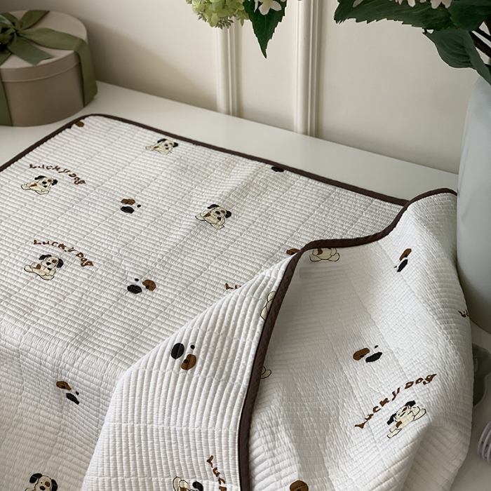 91家纺网 家纺一手货源 找家纺 汇庭 2023新款卡通印花单品床盖系列-实拍 掌门狗