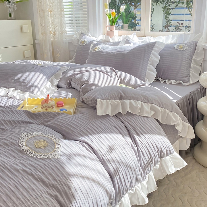 91家纺网 家纺一手货源 找家纺 韩约 2023新款 韩约泡泡纱仙叶系列四件套 仙叶花边款（绅士灰）