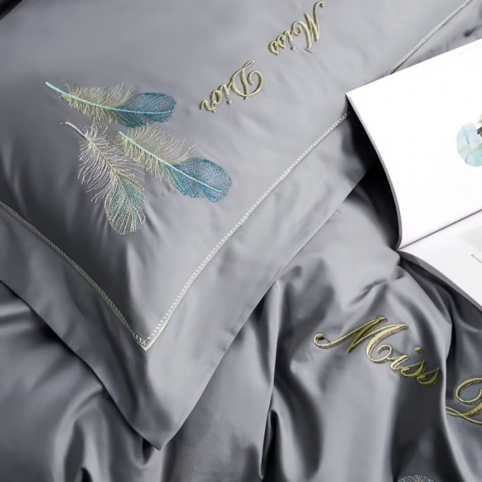 91家纺网 家纺一手货源 找家纺 U品汇2023款新品120支s长绒棉宽边刺绣花全棉四件套布鲁克林时尚灰