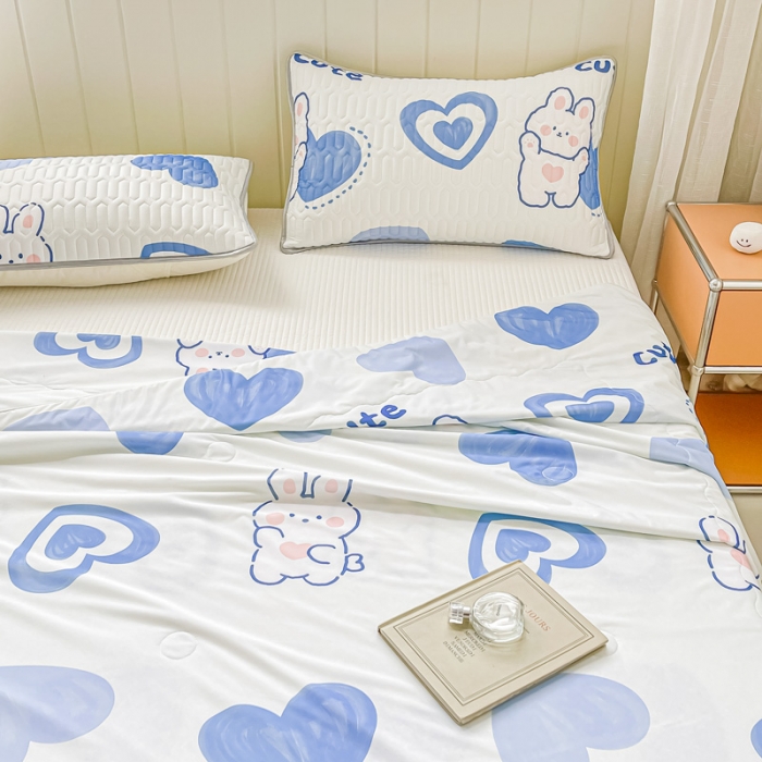 91家纺网 家纺一手货源 找家纺 佳一2023新款凉感丝小清新印花夏被 爱心兔