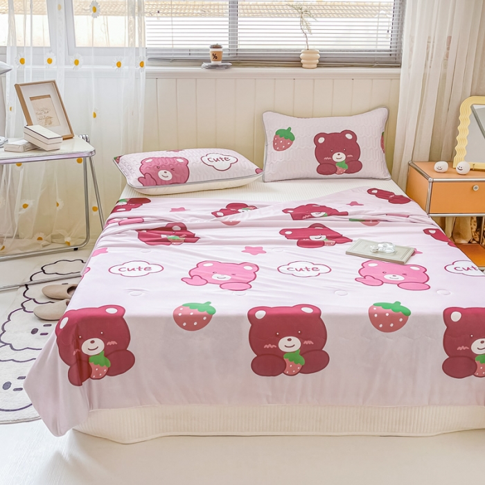 91家纺网 家纺一手货源 找家纺 佳一2023新款凉感丝小清新印花夏被 可爱熊