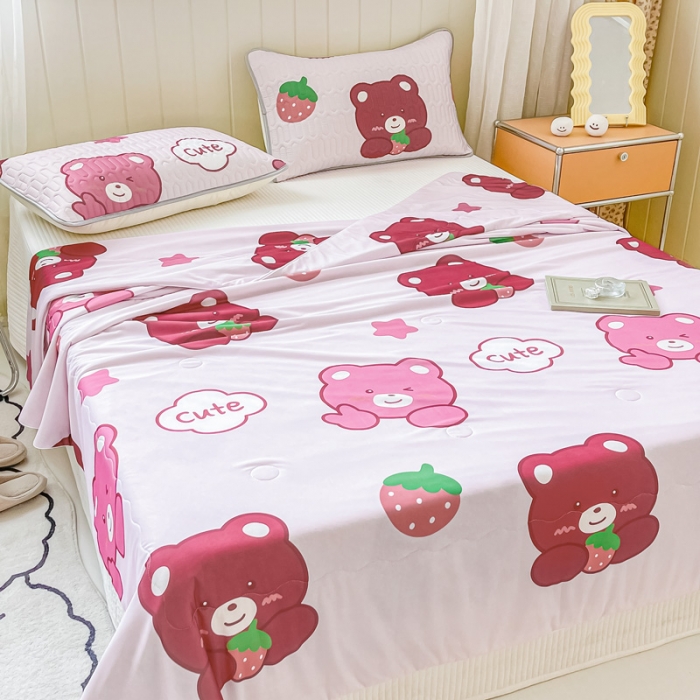 91家纺网 家纺一手货源 找家纺 佳一2023新款凉感丝小清新印花夏被 可爱熊