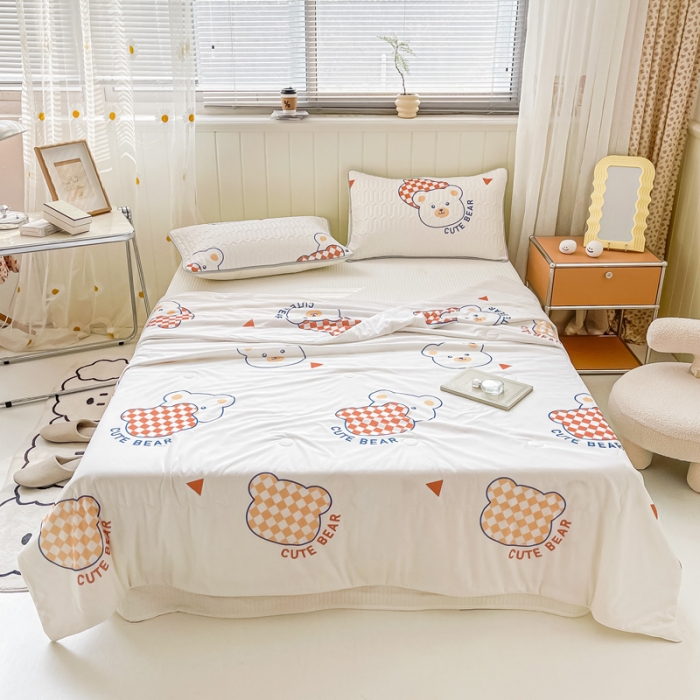 91家纺网 家纺一手货源 找家纺 佳一2023新款凉感丝小清新印花夏被 呆萌熊