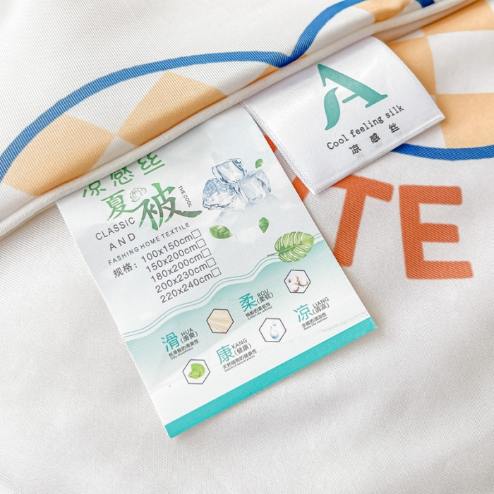 91家纺网 家纺一手货源 找家纺 佳一2023新款凉感丝小清新印花夏被 呆萌熊