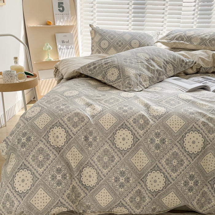 91家纺网 家纺一手货源 找家纺 柠馨 2023新款 13376全棉印花三件套学生季三件套复古青花