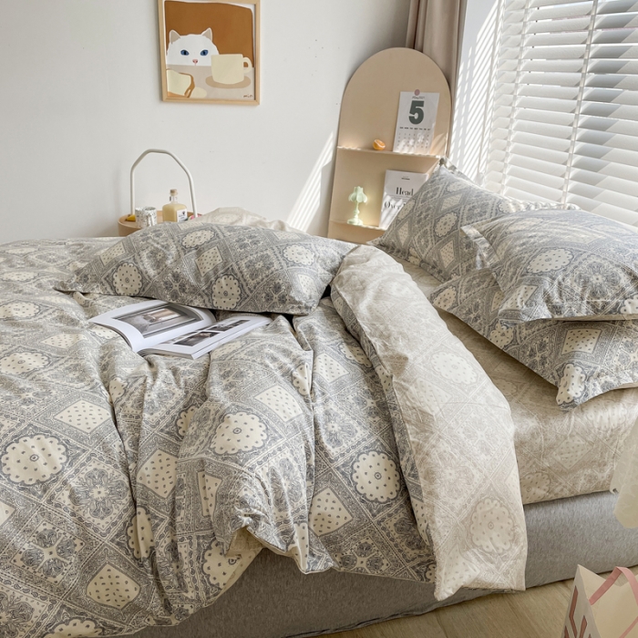 91家纺网 家纺一手货源 找家纺 柠馨 2023新款 13376全棉印花三件套学生季三件套复古青花