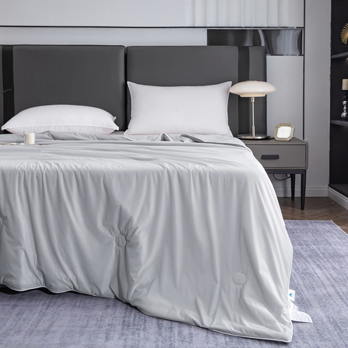 91家纺网 家纺一手货源 找家纺 恒科 2025新款冰淇淋凉感丝夏被 高级灰