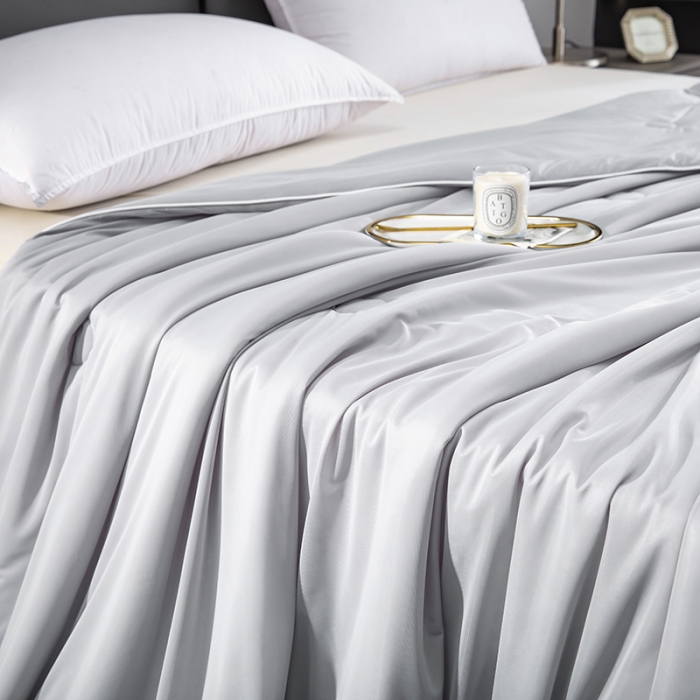 91家纺网 家纺一手货源 找家纺 恒科 2025新款冰淇淋凉感丝夏被 高级灰