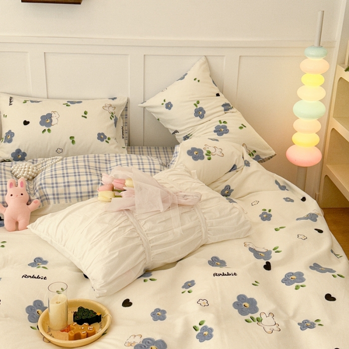 91家纺网 家纺一手货源 找家纺 昔可 2023春日新款全棉3 兔兔蓝油画花