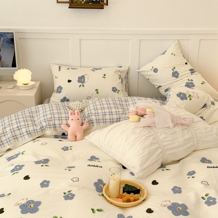 91家纺网 家纺一手货源 找家纺 昔可 2023春日新款全棉3 兔兔蓝油画花