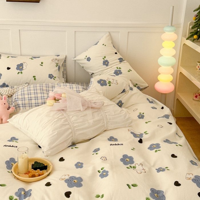 91家纺网 家纺一手货源 找家纺 昔可 2023春日新款全棉3 兔兔蓝油画花