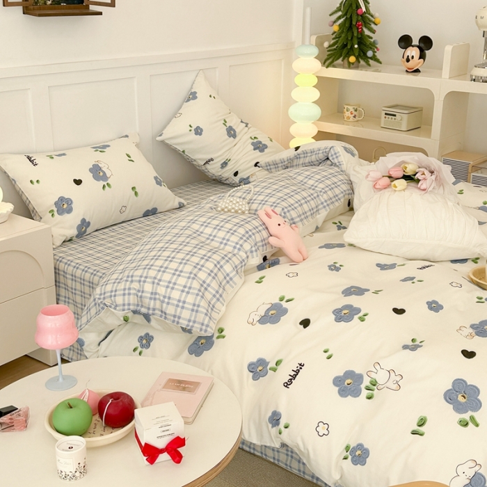 91家纺网 家纺一手货源 找家纺 昔可 2023春日新款全棉3 兔兔蓝油画花