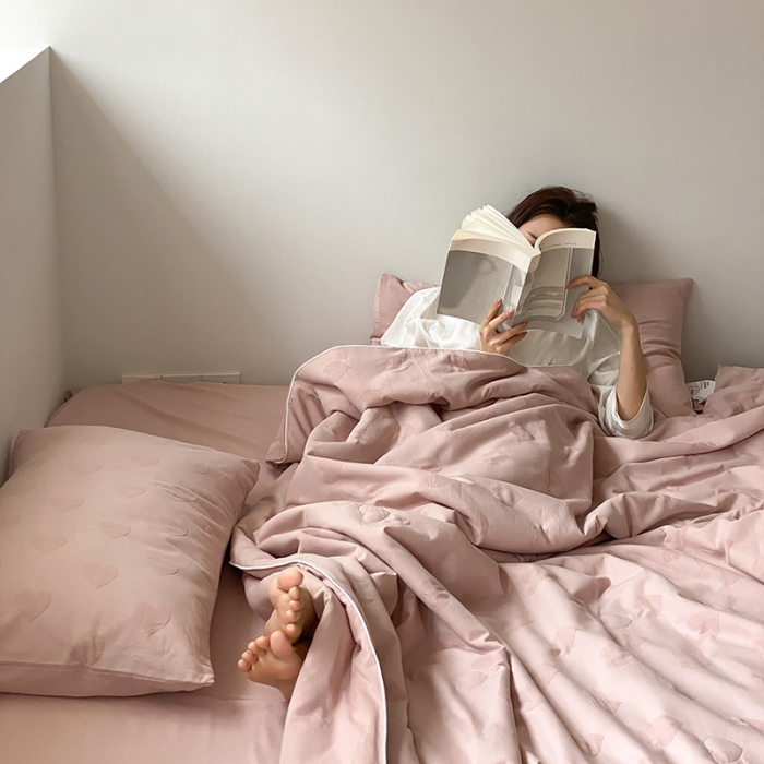 91家纺网 家纺一手货源 找家纺 莱福仕家纺2024新款泡芙水洗棉大豆夏被 爱心-蜜桃粉