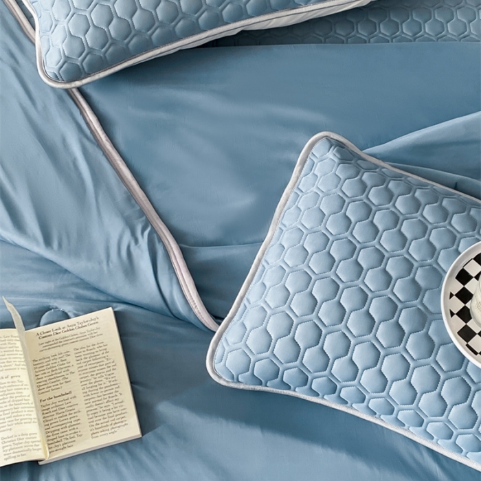 91家纺网 家纺一手货源 找家纺 欧邦 新款轻奢风纯色凉感丝乳胶凉席夏被四件套 藏蓝