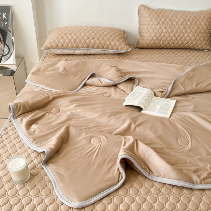 91家纺网 家纺一手货源 找家纺 欧邦 新款轻奢风纯色凉感丝乳胶凉席夏被四件套 蜜茶色
