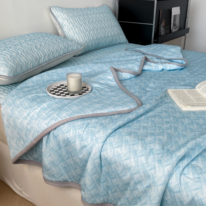 91家纺网 家纺一手货源 找家纺 欧邦 新款轻奢风纯色凉感丝乳胶凉席夏被四件套 银河-蓝