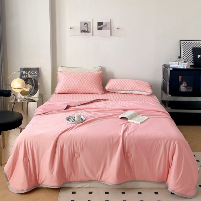 91家纺网 家纺一手货源 找家纺 欧邦 新款轻奢风纯色凉感丝乳胶凉席夏被四件套 樱花粉