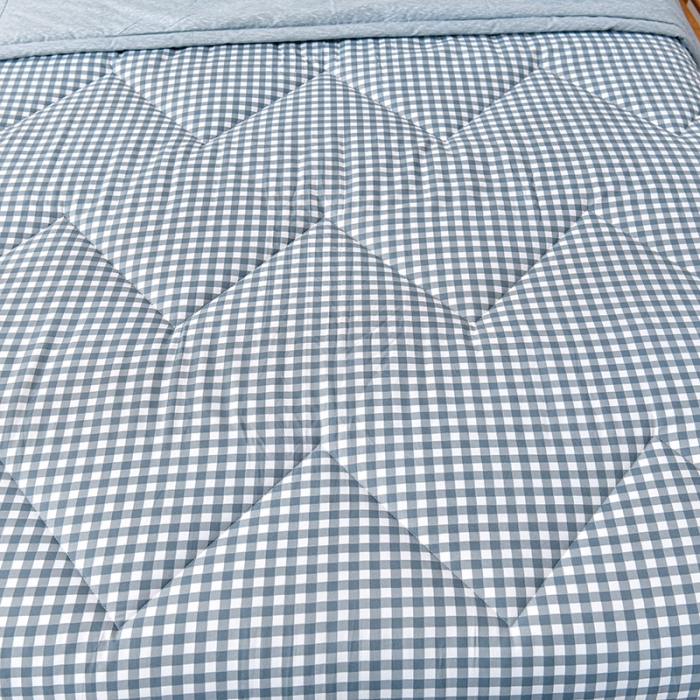 91家纺网 家纺一手货源 找家纺 圣楚 2024年新款简约时尚单夏被空调被夏凉被直播供货简约小格