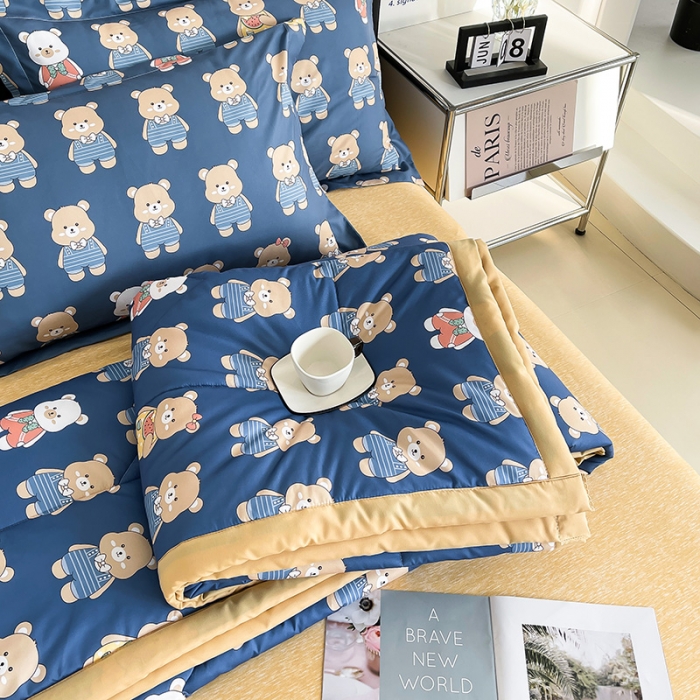 91家纺网 家纺一手货源 找家纺 圣楚 2024年新款简约时尚单夏被空调被夏凉被直播供货熊宝贝