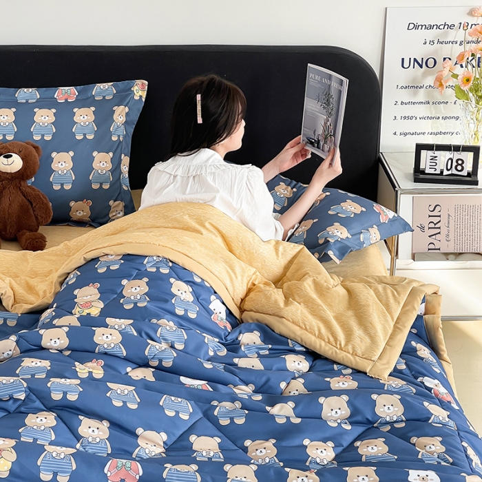 91家纺网 家纺一手货源 找家纺 圣楚 2024年新款简约时尚单夏被空调被夏凉被直播供货熊宝贝