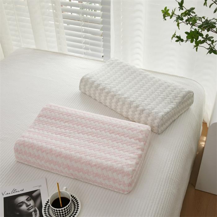 91家纺网 家纺一手货源 找家纺 全棉条纹款成人乳胶枕头单人乳胶枕高低狼牙按摩款