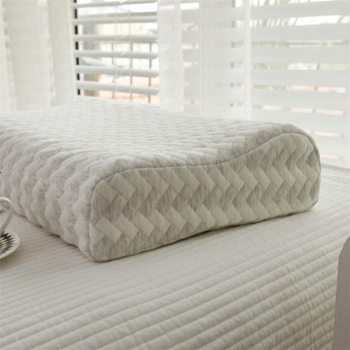 91家纺网 家纺一手货源 找家纺 全棉条纹款成人乳胶枕头单人乳胶枕高低狼牙按摩款