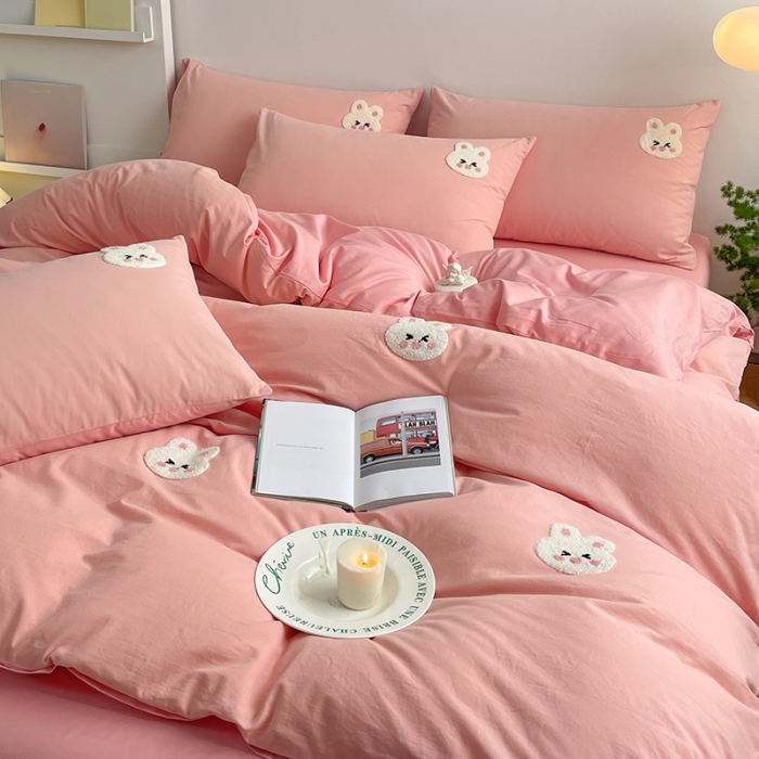 91家纺网 家纺一手货源 找家纺 雅居纺 2023新款全棉毛巾绣四件套 兔宝宝