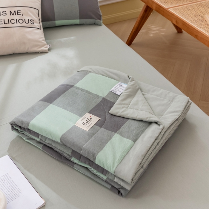 91家纺网 家纺一手货源 找家纺 简色坊 2023新款水洗棉夏被 灰绿格