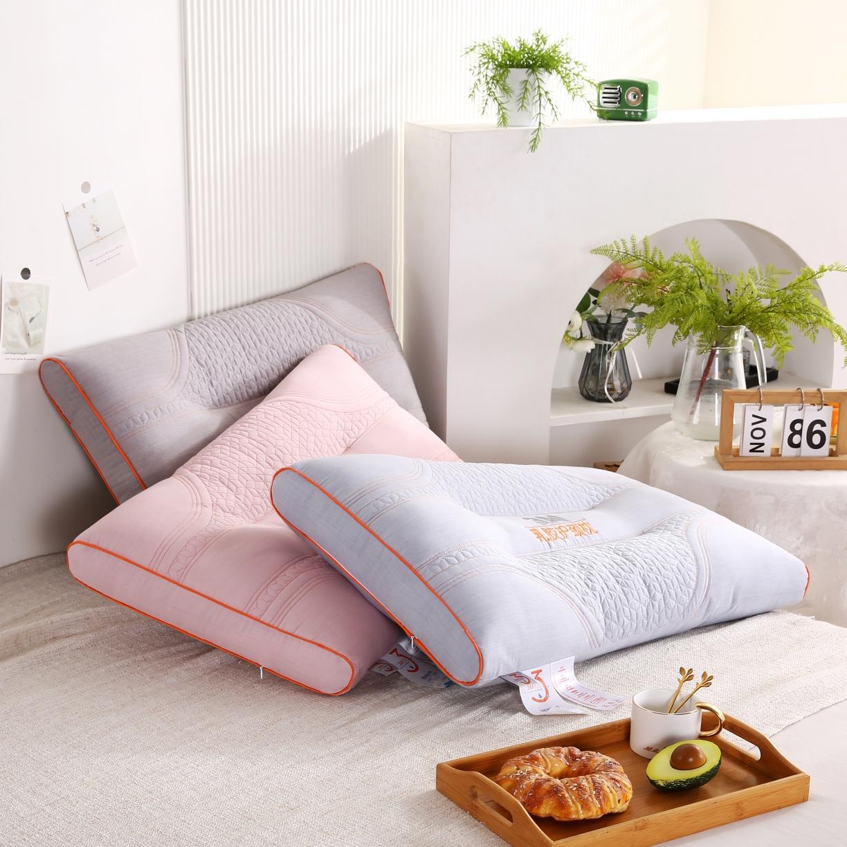 91家纺网 家纺一手货源 找家纺 爱来伊 2022新款乳胶护颈枕 乳胶护颈枕-粉色