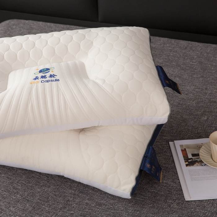 91家纺网 家纺一手货源 找家纺 2023爱来伊云端舱护颈枕乳胶枕 蓝色