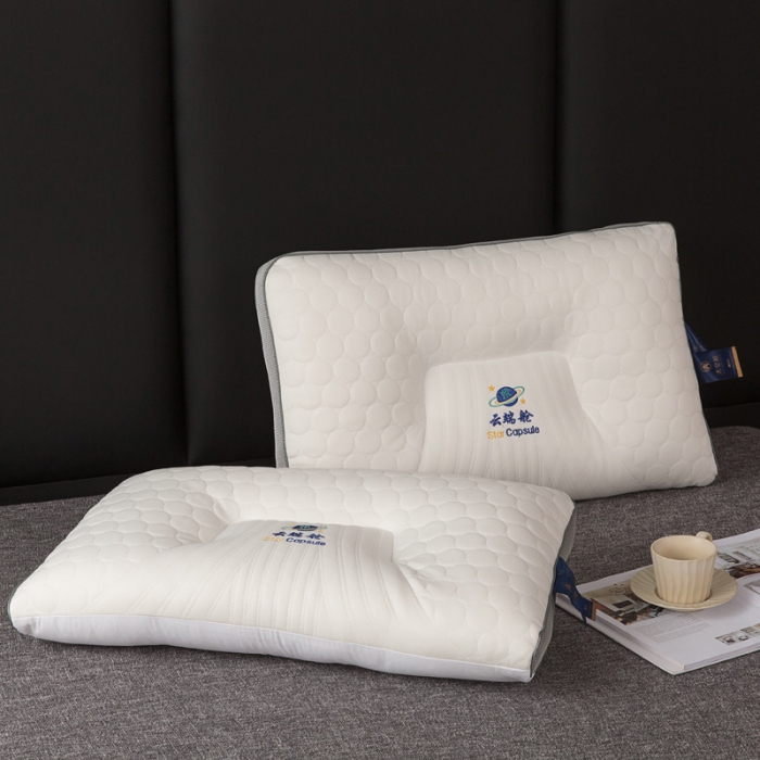 91家纺网 家纺一手货源 找家纺 2023爱来伊云端舱护颈枕乳胶枕 灰色