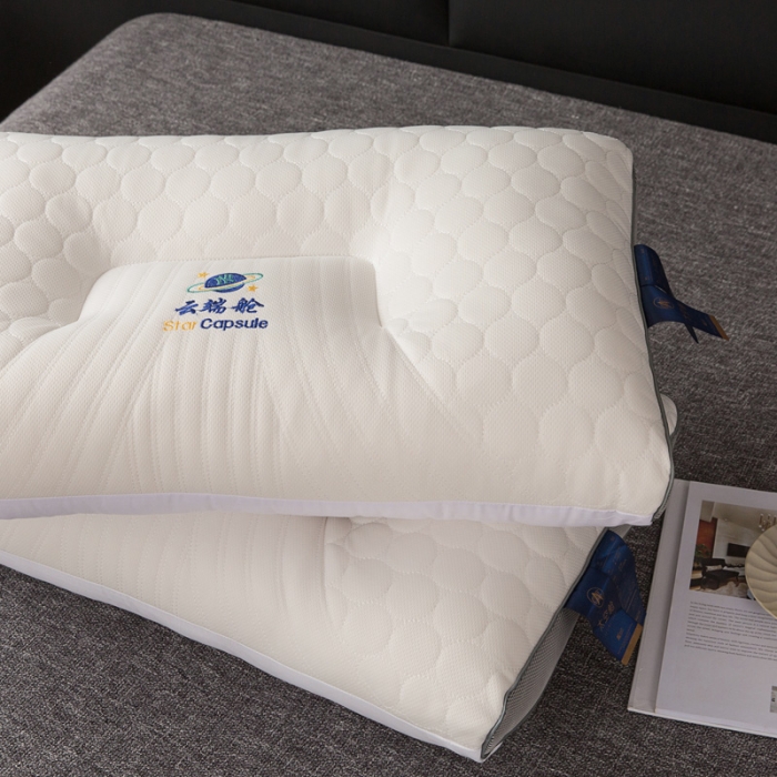 91家纺网 家纺一手货源 找家纺 2023爱来伊云端舱护颈枕乳胶枕 灰色