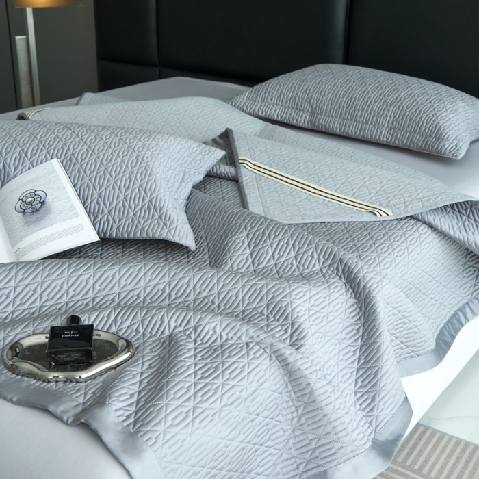 91家纺网 家纺一手货源 找家纺 榻尚 2023新款纯竹纤维绗缝夏凉席空调席垫三件套 雅灰