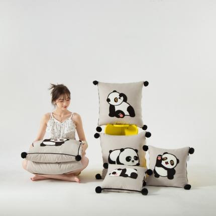 91家纺网 家纺一手货源 找家纺 雷娜 2023新款水洗棉Hello Panda系列抱枕被 浅灰