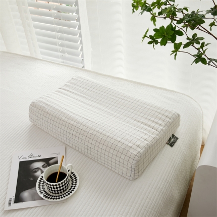 91家纺网 家纺一手货源 找家纺 天然乳胶枕头成人乳胶枕单人颈椎枕头狼牙按摩枕全棉枕套