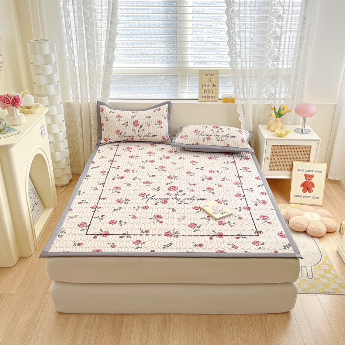 91家纺网 家纺一手货源 找家纺 （总）慕澄 2023新款大版宽边小清新乳胶凉席系列