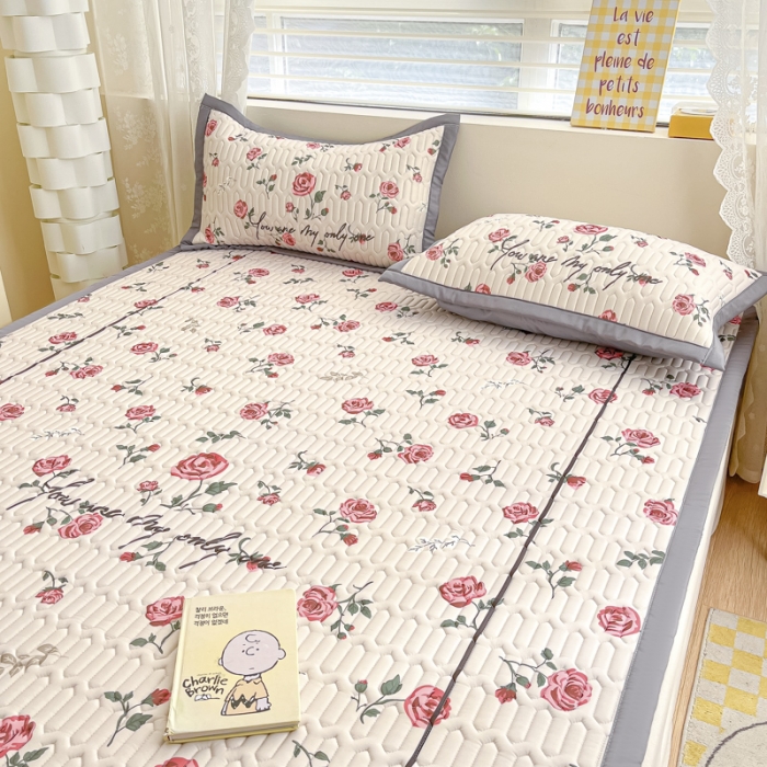 91家纺网 家纺一手货源 找家纺 （总）慕澄 2023新款大版宽边小清新乳胶凉席系列