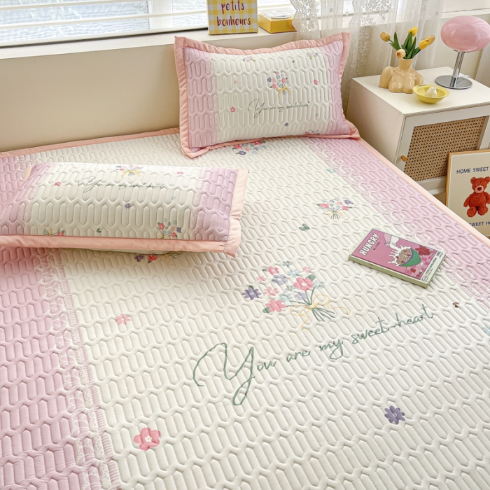 91家纺网 家纺一手货源 找家纺 慕澄 2023新款大版宽边小清新乳胶凉席系列 宽边-粉色心情