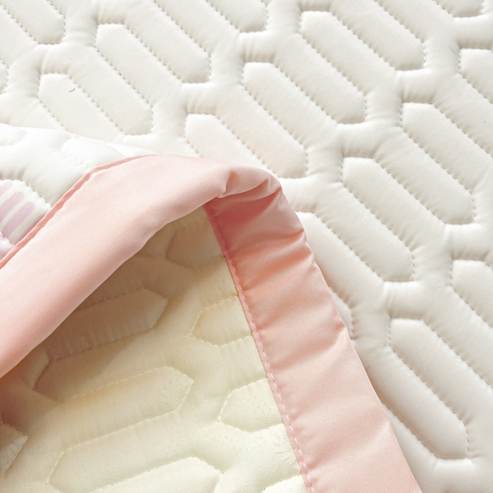 91家纺网 家纺一手货源 找家纺 慕澄 2023新款大版宽边小清新乳胶凉席系列 宽边-粉色心情