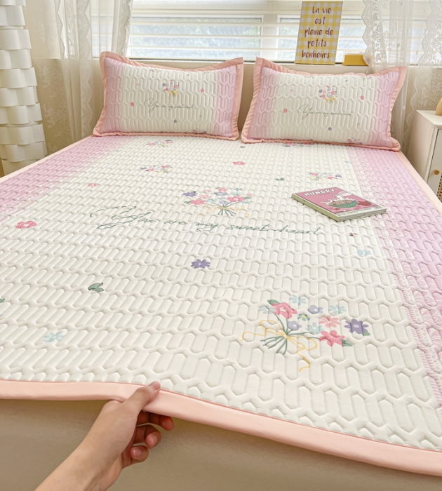 91家纺网 家纺一手货源 找家纺 慕澄 2023新款大版宽边小清新乳胶凉席系列 宽边-粉色心情