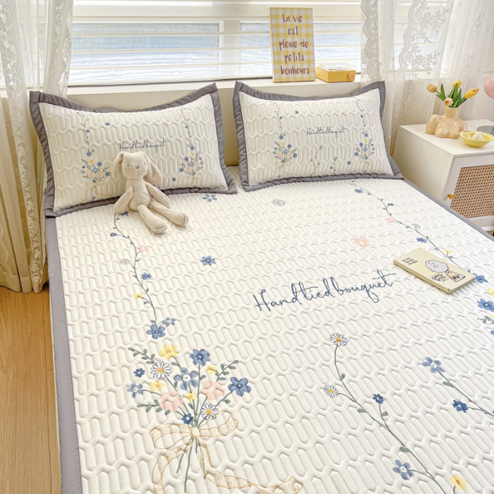 91家纺网 家纺一手货源 找家纺 慕澄 2023新款大版宽边小清新乳胶凉席系列 宽边-花蔓