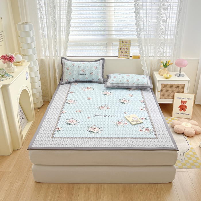 91家纺网 家纺一手货源 找家纺 慕澄 2023新款大版宽边小清新乳胶凉席系列 宽边-浪漫花开